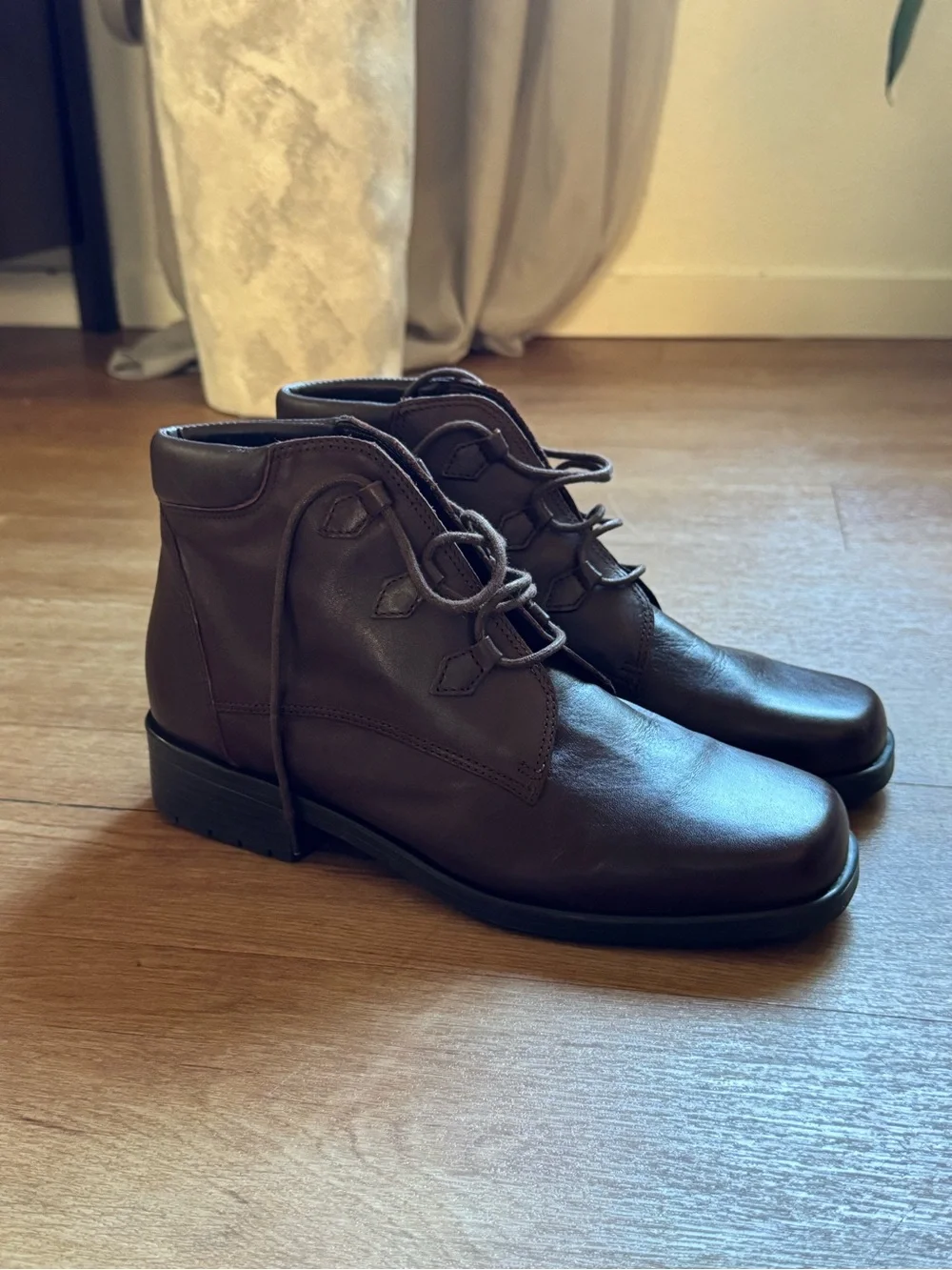 Women's Brown Leather Lace-Up Ankle Boots